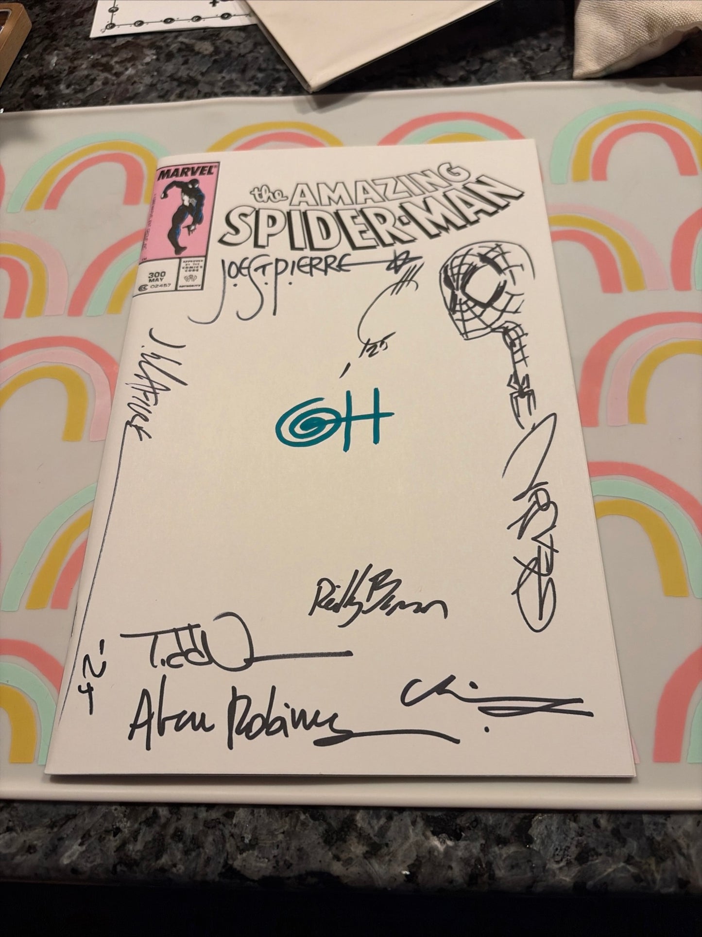 Amazing SPIDER-MAN 300 variant SIGNED BY 9 with sketch COVER