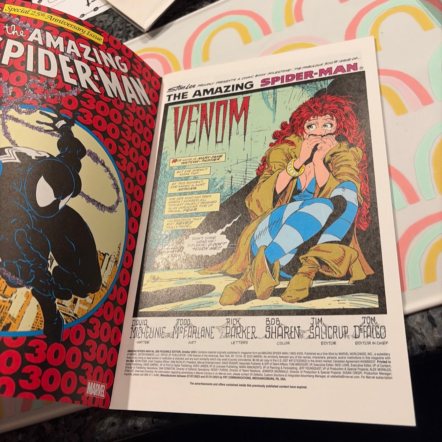 Amazing SPIDER-MAN 300 variant SIGNED BY 9 with sketch COVER