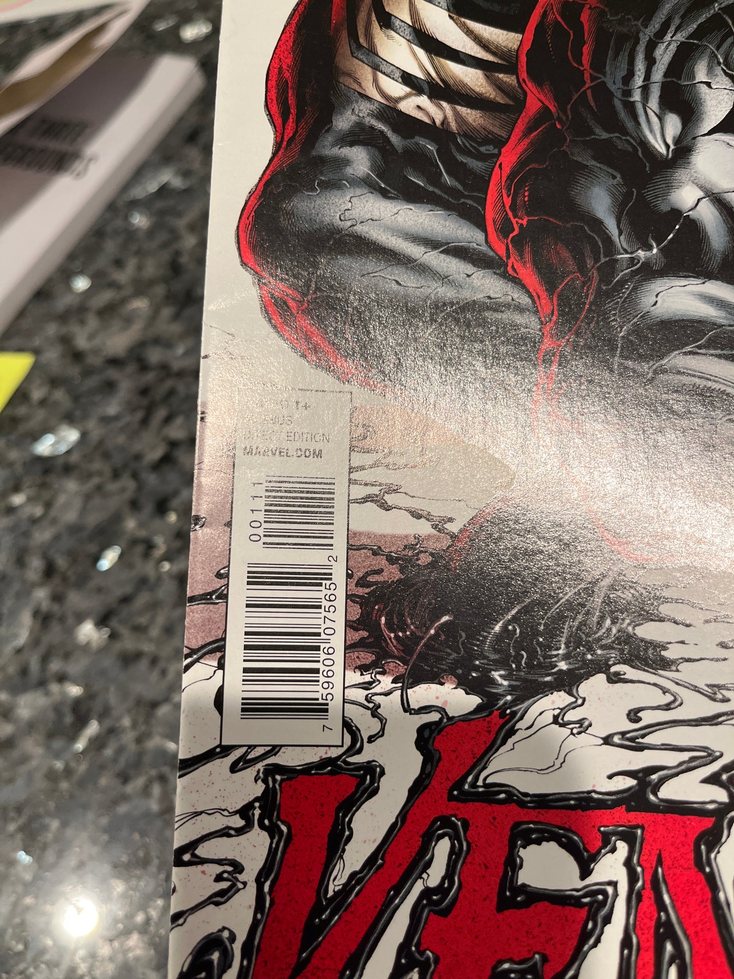 VENOM #1 RICK REMENDER SERIES 1ST PRINT