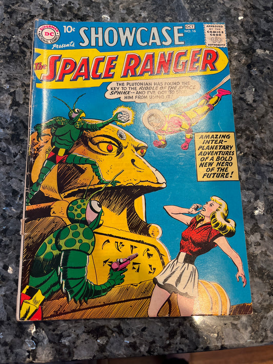 RARE SHOWCASE #16 BEAUTIFUL COLOR DETACHED LOWER STAPLE