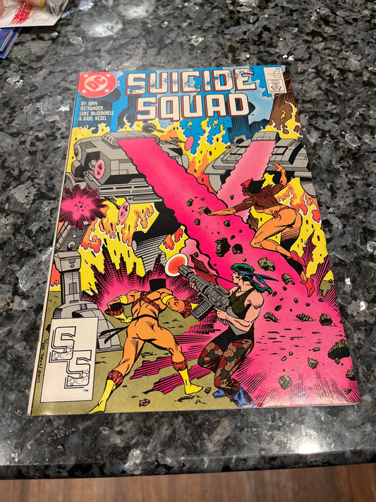 SUICIDE SQUAD #23 KEY 1ST APPEARANCE OF ORACLE HIGH GRADE