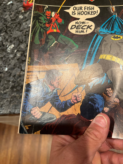 DETECTIVE COMICS #390 GREST COVER AWESOME BATMAN COMIC