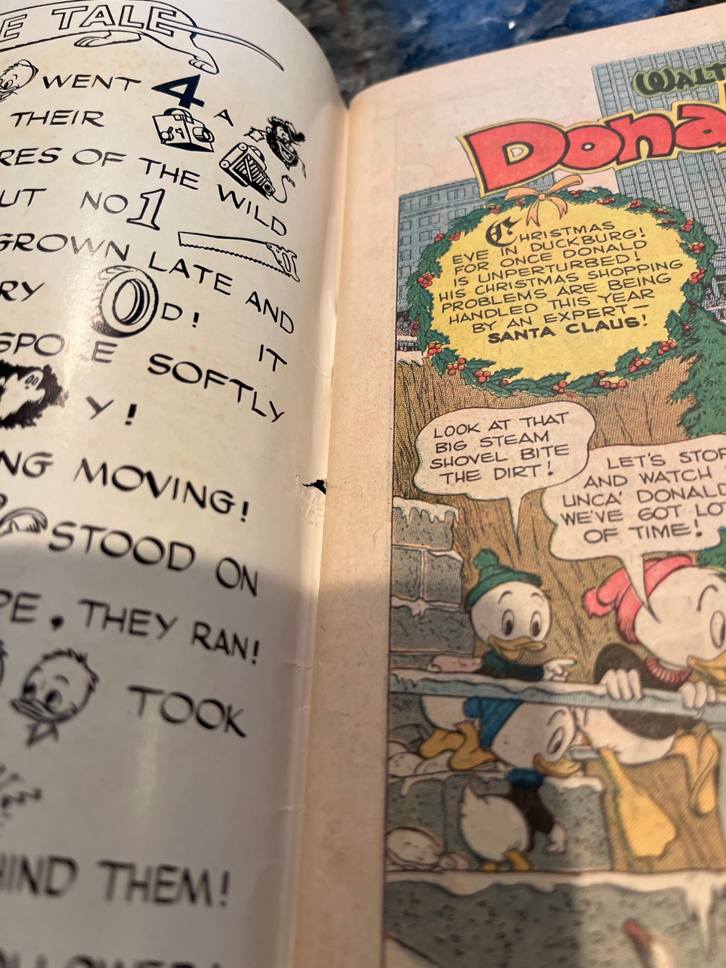 WALT DISNEY CHRISTMAS PARADE #5 1967 BEAUTIFUL COLOR SPINE TEAR