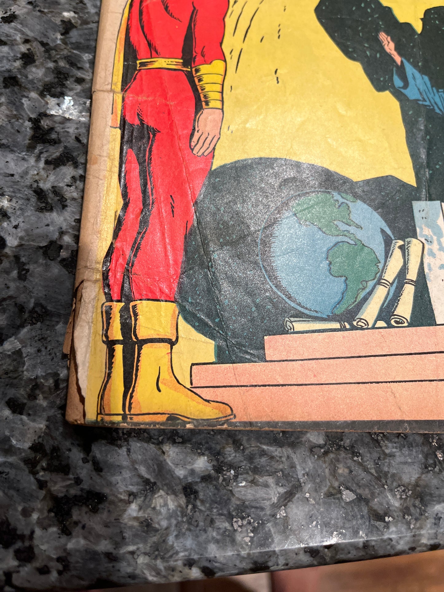 CAPTAIN MARVEL ADVENTURES #80 ORIGIN RETOLD MISSING 3 CENTER WRAPS MAIN STORY COMPLETE