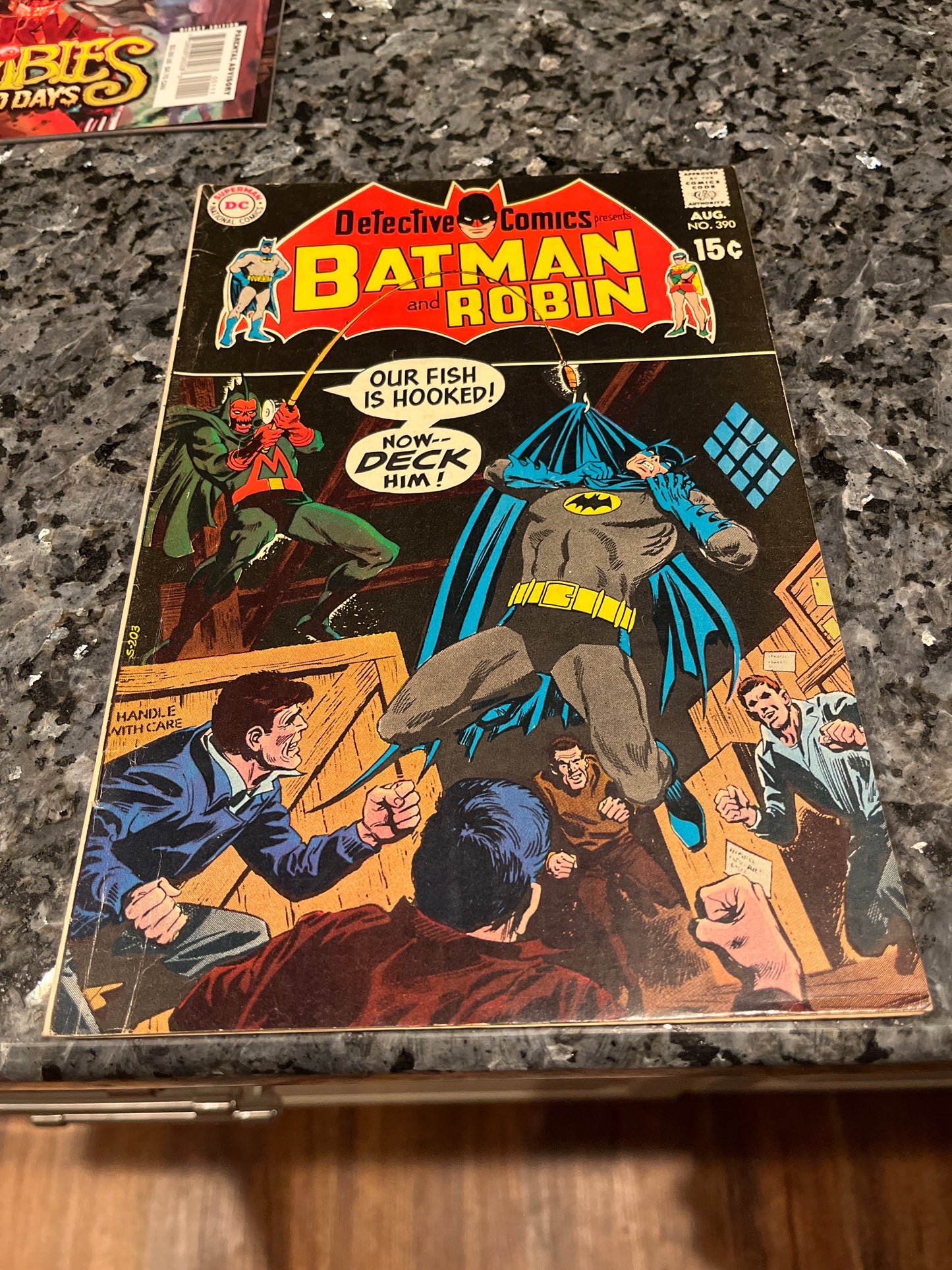 DETECTIVE COMICS #390 GREST COVER AWESOME BATMAN COMIC